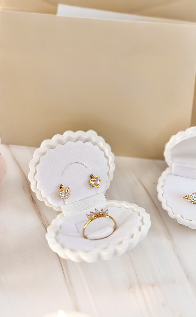 PENDIENTES CORAZÓN DORADO EN ACERO INOXIDABLE