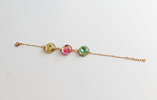 Pulsera "Tricolor Jardín" | Diseño con Tres Esferas de Flores Naturales en Resina | Baño de Oro 18K (17 cm)
