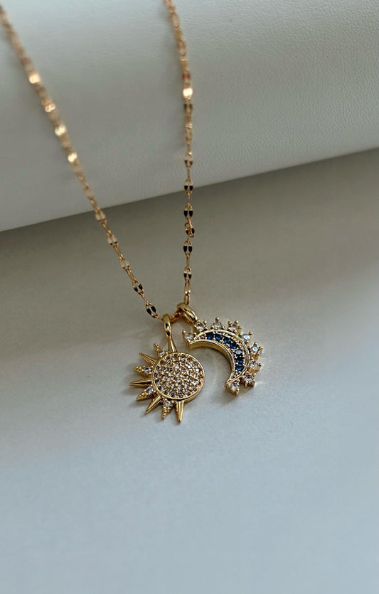 Collar Sol y Luna con Circonitas | Acero Inoxidable 316L Chapado en Oro 18K