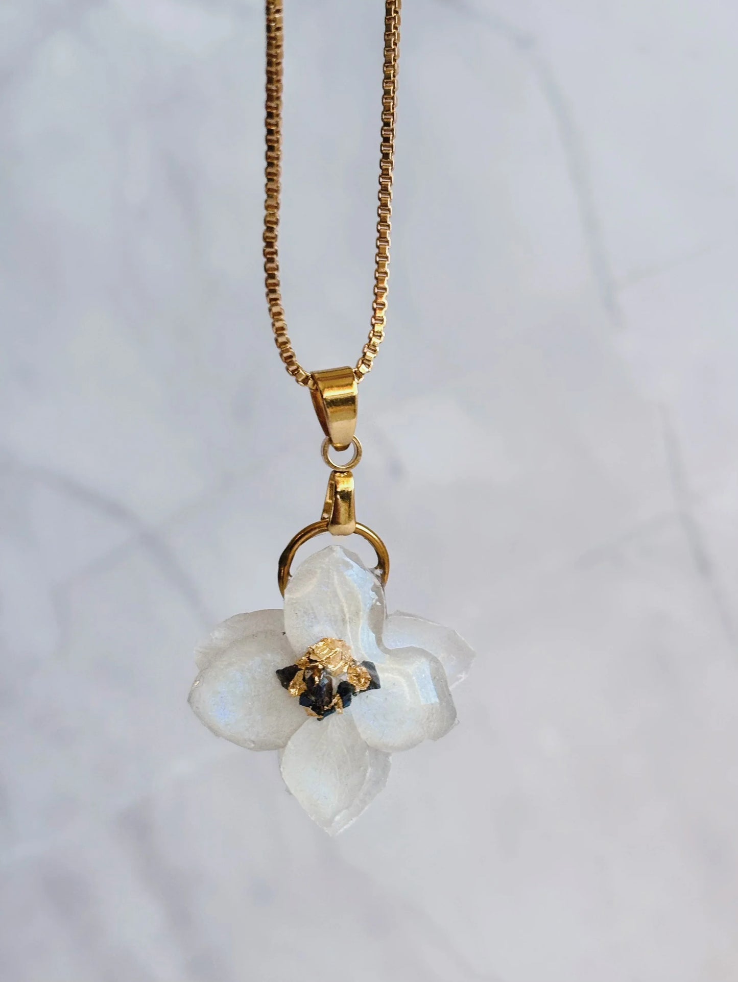 COLLAR DE HORTENSIA NATURAL EN ACERO 316L CON CADENA DE 50 CM