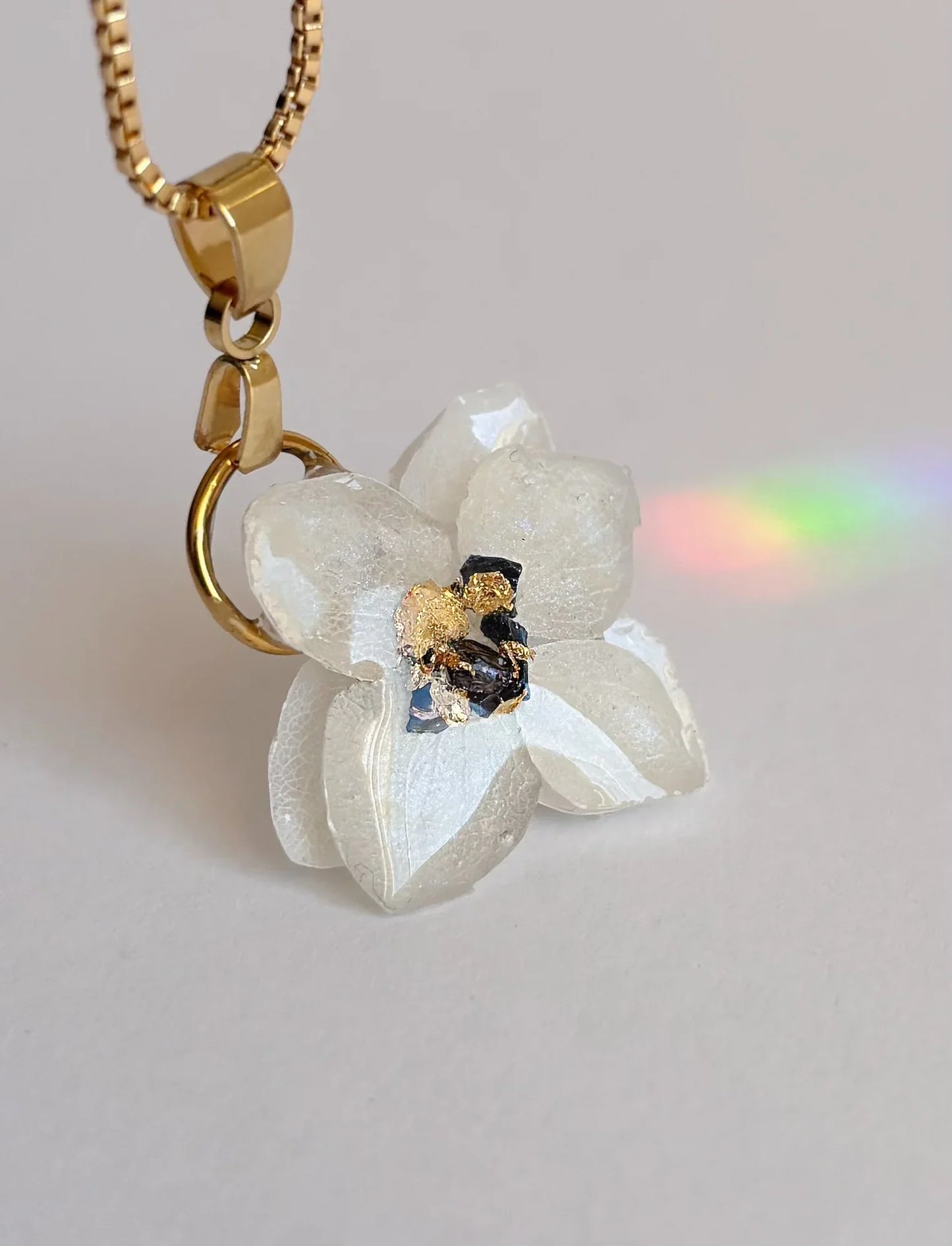 COLLAR DE HORTENSIA NATURAL EN ACERO 316L CON CADENA DE 50 CM