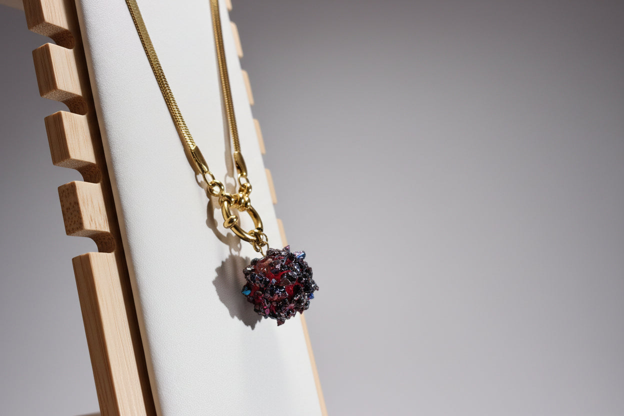 COLLAR GEMA ESTELAR EN RESINA DE ALTA TRANSPARENCIA CON PIEDRAS NATURAL