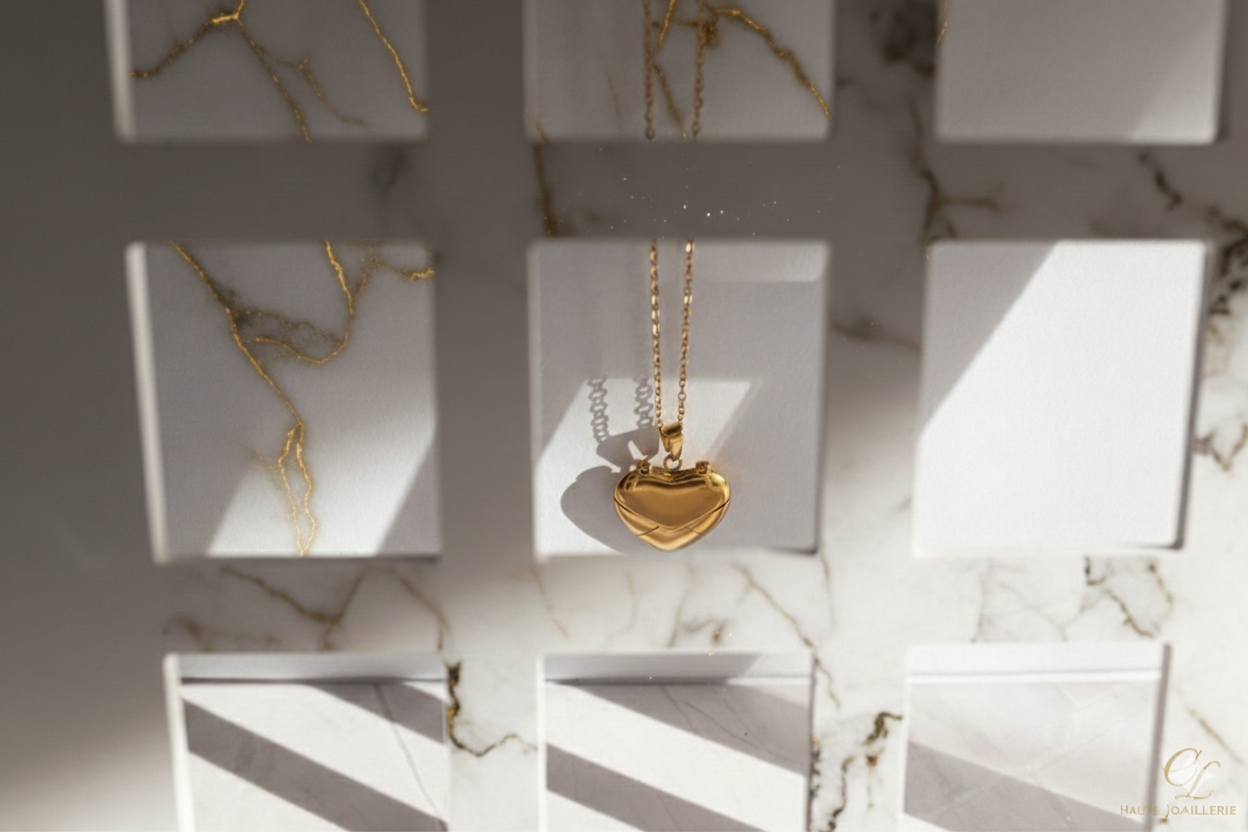 RELICARIO CORAZÓN CON BAÑO DE ORO 18 KT Y MENSAJE OCULTO