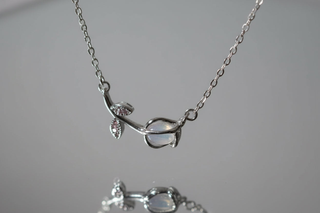 COLLAR TULIPÁN ETERNO PLATEADO