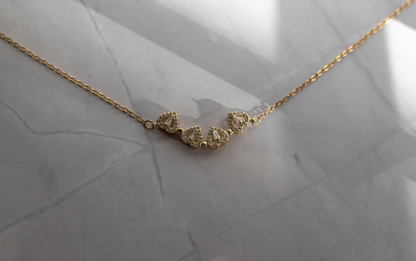 COLLAR DE TRÉBOL CONVERTIBLE 2 EN 1 EN ACERO Y CRISTALES