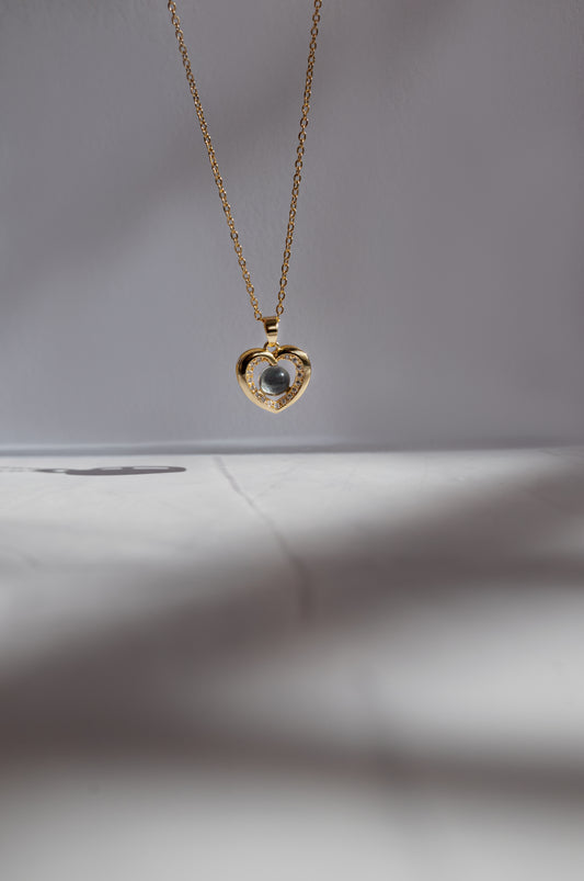 COLLAR CORAZÓN RADIANTE EN ACERO 316L CON CRISTALES PAVÉ