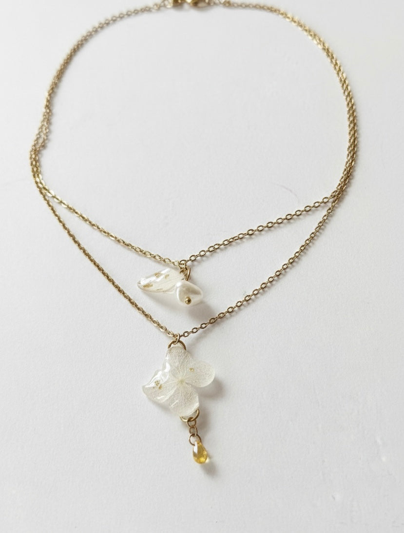 COLLAR DOBLE ROCÍO DE LUZ EN ACERO 316 CON HORTENSIA Y PERLA