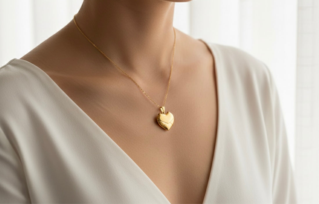 RELICARIO CORAZÓN CON BAÑO DE ORO 18 KT Y MENSAJE OCULTO