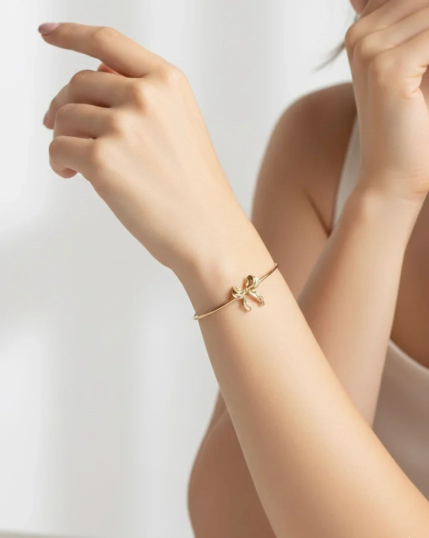 Brazalete dorado elegante con lazo, bisutería de diseño MYKOANI, mujer, alta bisutería