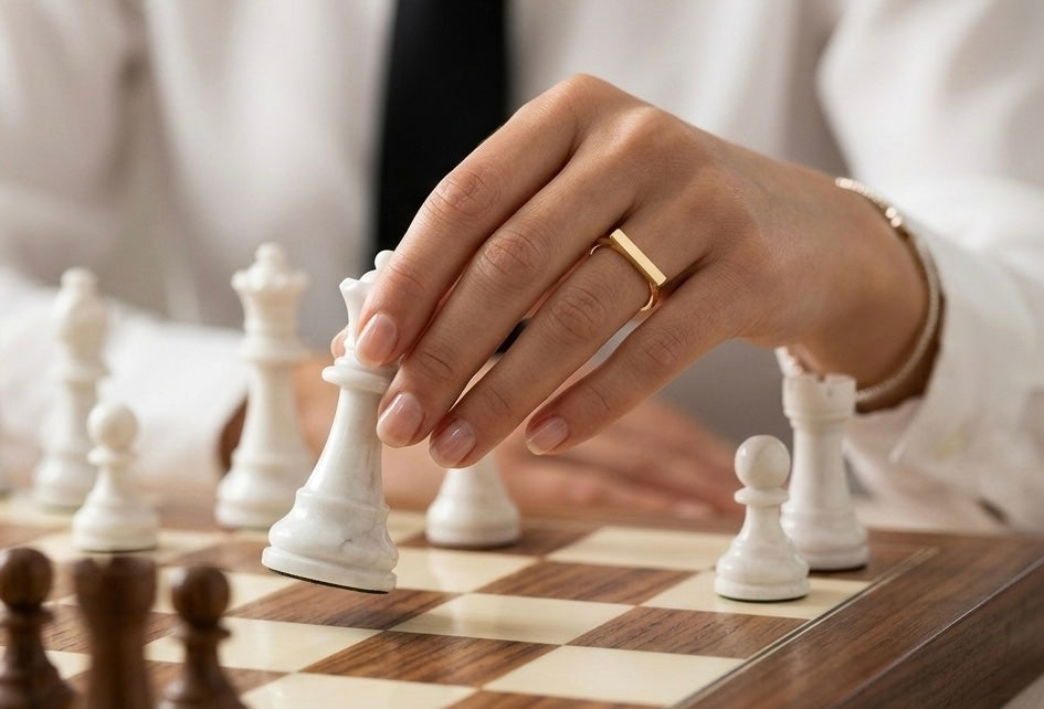 ANILLO ESSENTIAL EN ACERO CON ACABADO DORADO POLISHED