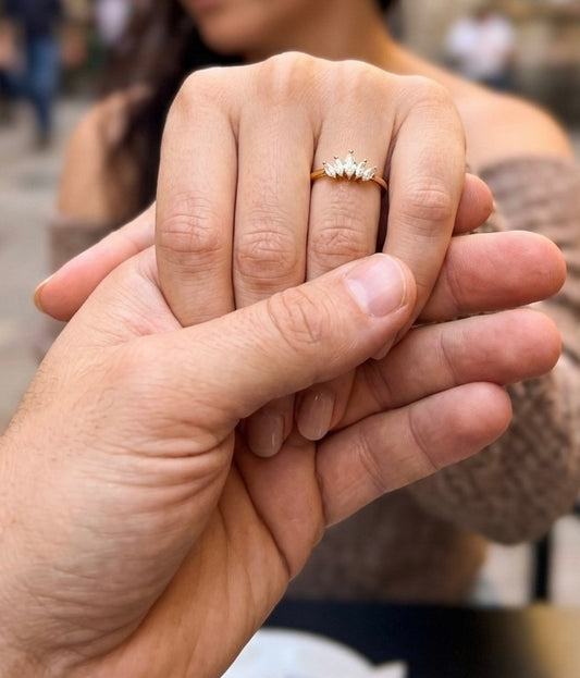 ANILLO ABIERTO TRÍO DE MARQUESAS CON CIRCONITAS AAA