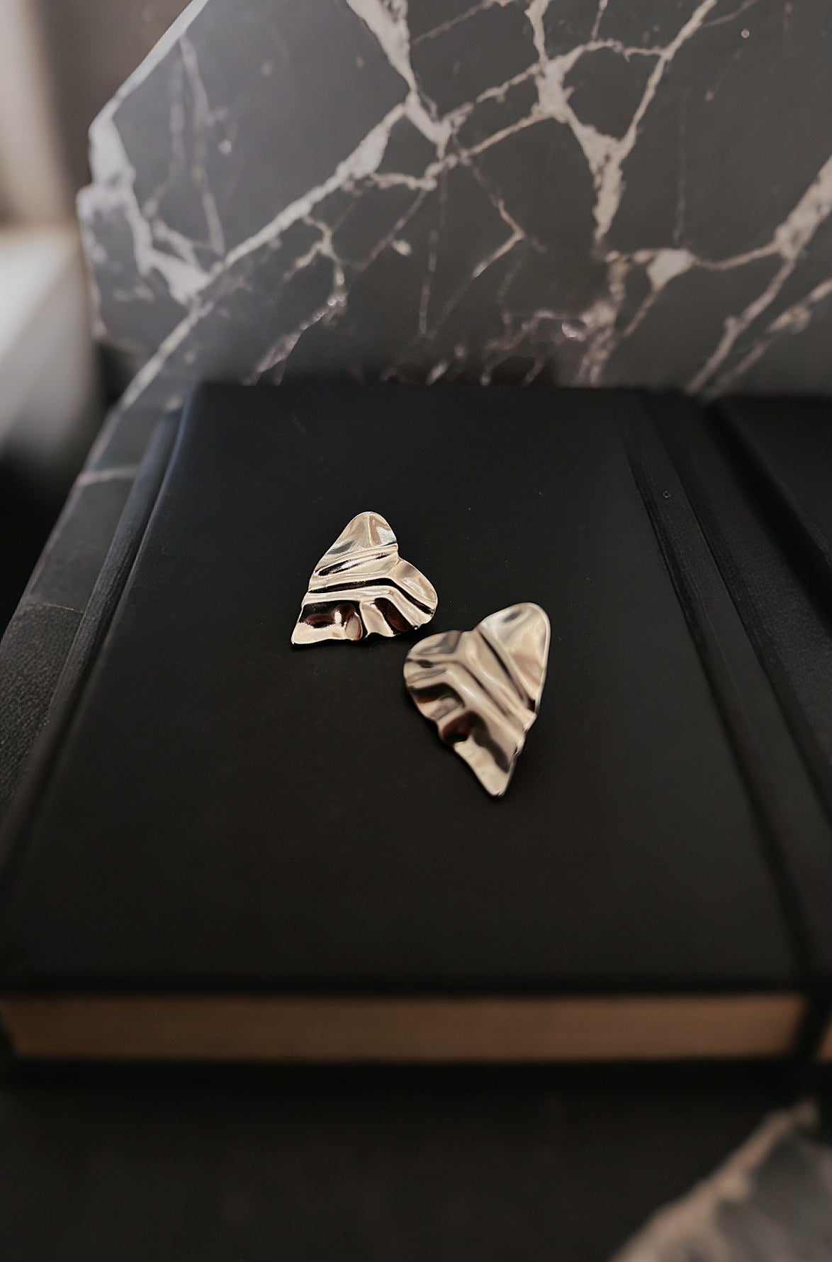 Pendientes Stud con Textura "Corazón" en Acero 316L