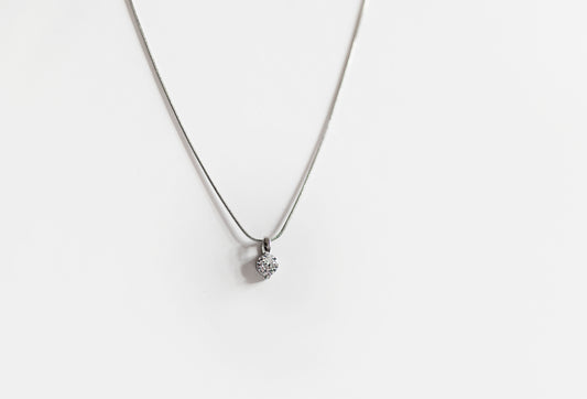 Gargantilla Corazón Pavé  | Joyería Minimalista en Acero Quirúrgico Plateado