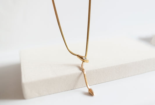 Collar Snake Deslizante con Circonita | Diseño Lariat Ajustable Baño Oro 18K