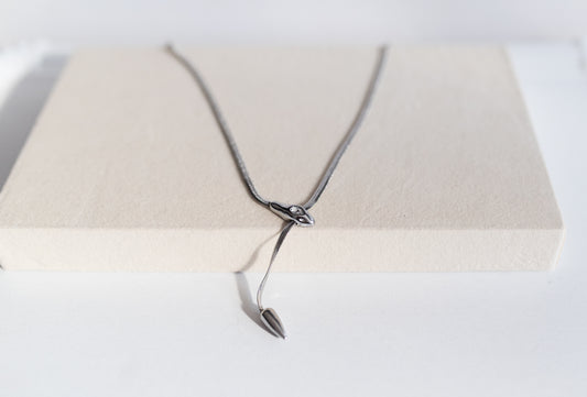 Gargantilla Ajustable Cadena Snake con Circonita | Joyería Versátil en plateado IP